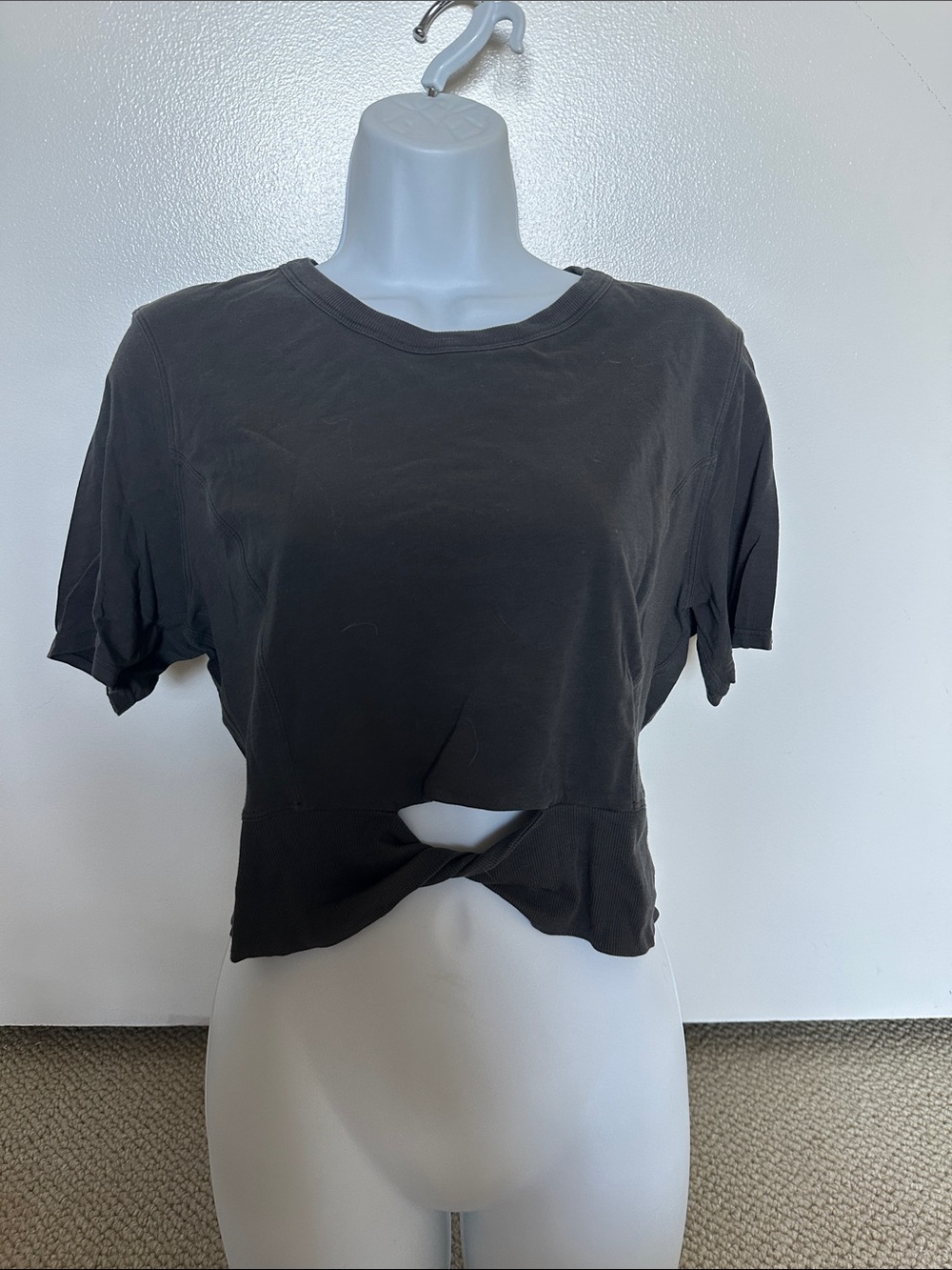 Lululemon Women’s Crop Top